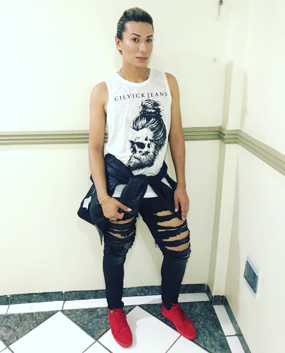 Cabeleireira de Safadão deixa anonimato, vira youtuber e faz até merchan - Reprodução/Instagram/odetews