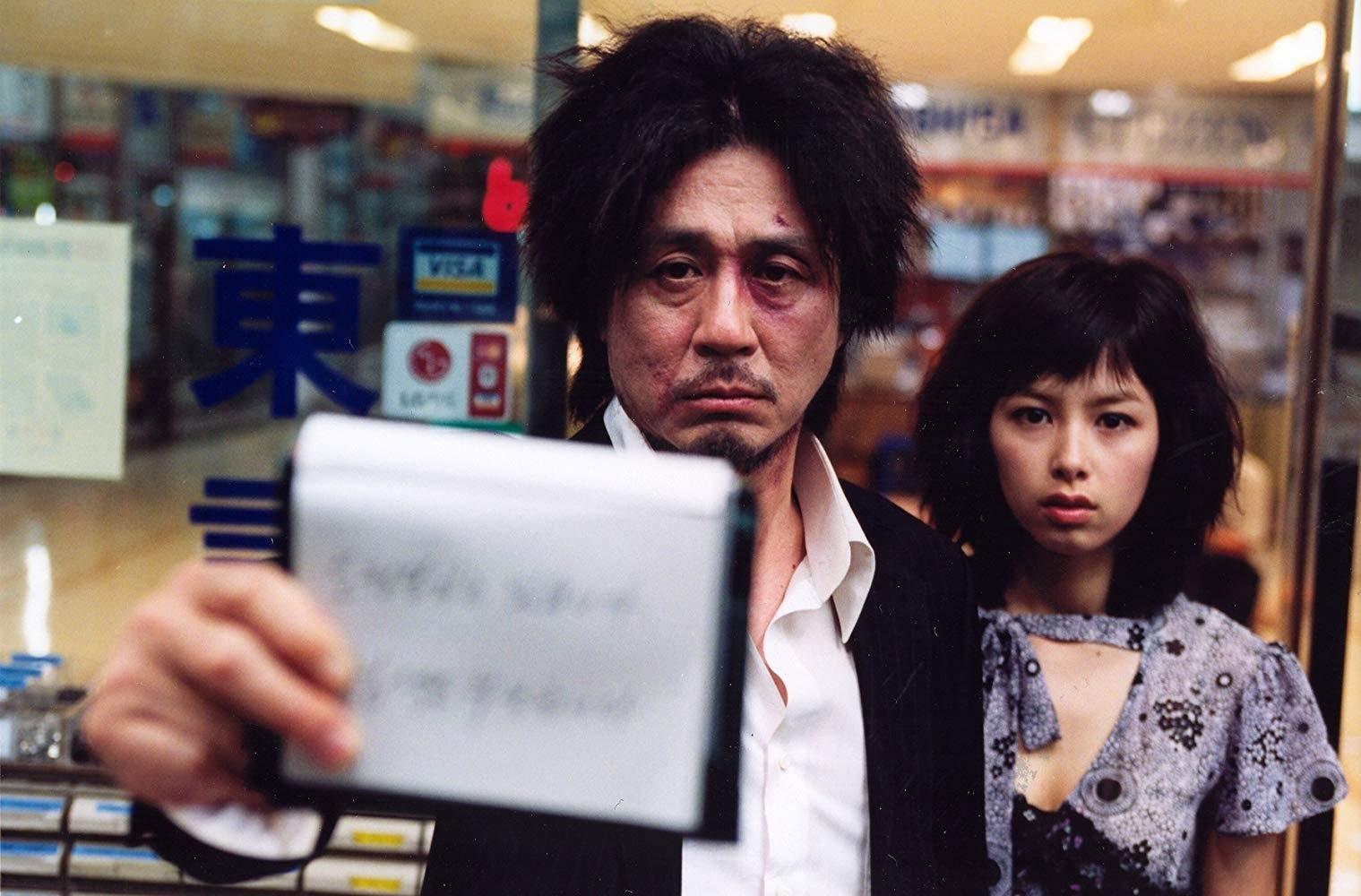 Choi Min-sik e Kang Hye-jeong em "Oldboy" (2003) - Divulgação