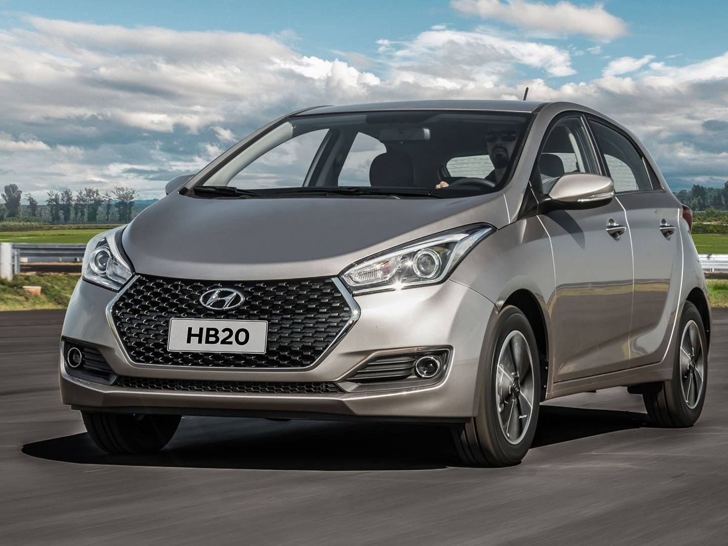 Hyundai HB20 e HB20S ficam até R$ 1.965 mais caros
