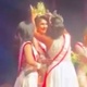 Miss Mundo arranca coroa de vencedora de concurso por ela ser divorciada - Reprodução/Daily Mail