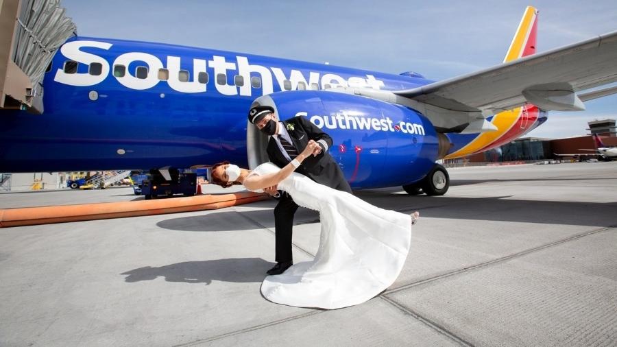 Igreja? Que nada! Casal se casa nas nuvens - Southwest Airlines