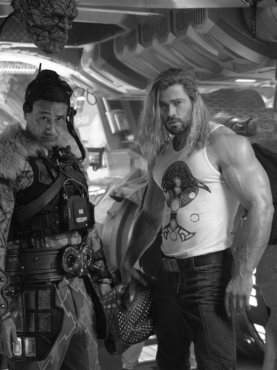 Ator de Thor aparece irreconhecível em foto de gravação de novo filme