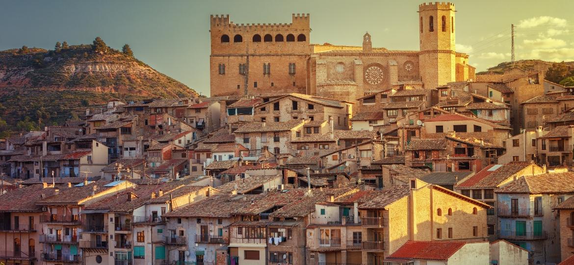 Cidade medieval de Valderrobres, na Espanha - Getty Images/iStockphoto