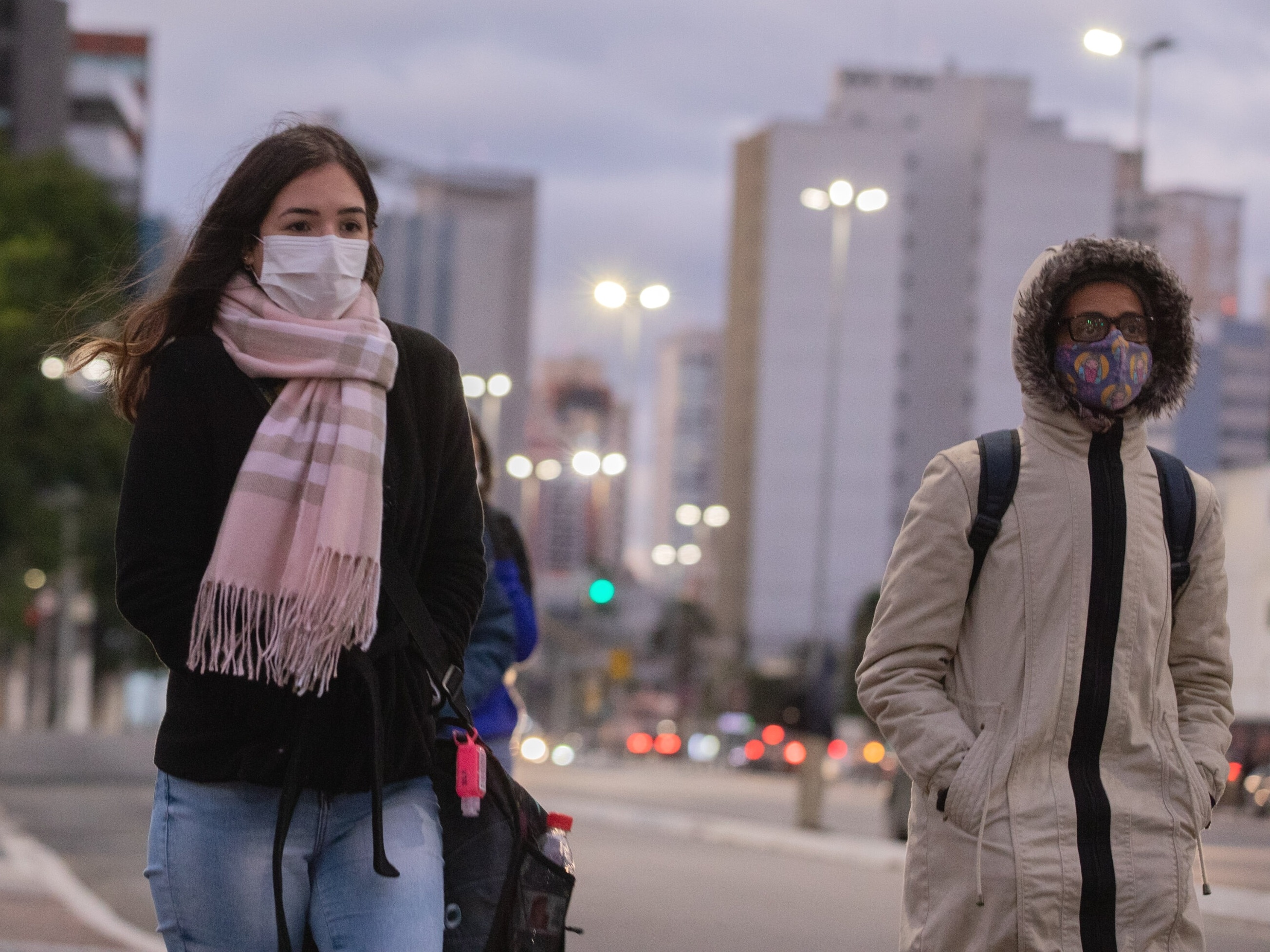 Banho frio faz mal para a gripe? Descubra a verdade por trás desse e outros  mitos