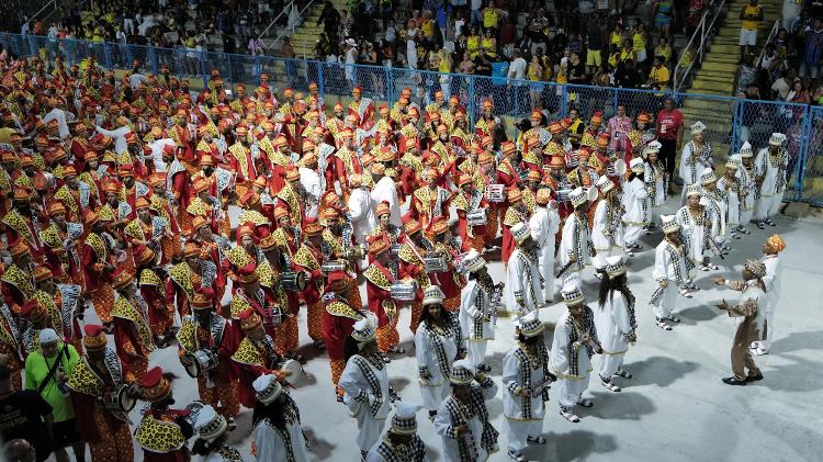 Estácio de Sá atrasou durante o desfile