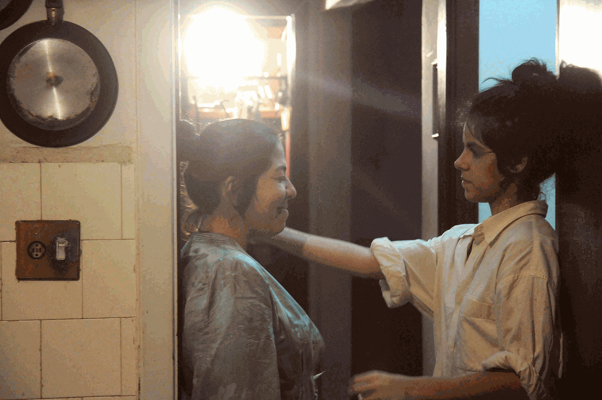 "Entre o Corredor e a Sala de Estar" - Divulgação