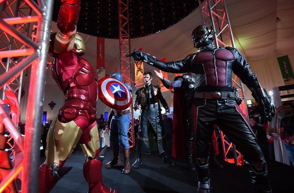 Fayez Nureldine/AFP Photo - Homem Formiga faz performance na Comic Con de Jidá, na Arábia Saudita