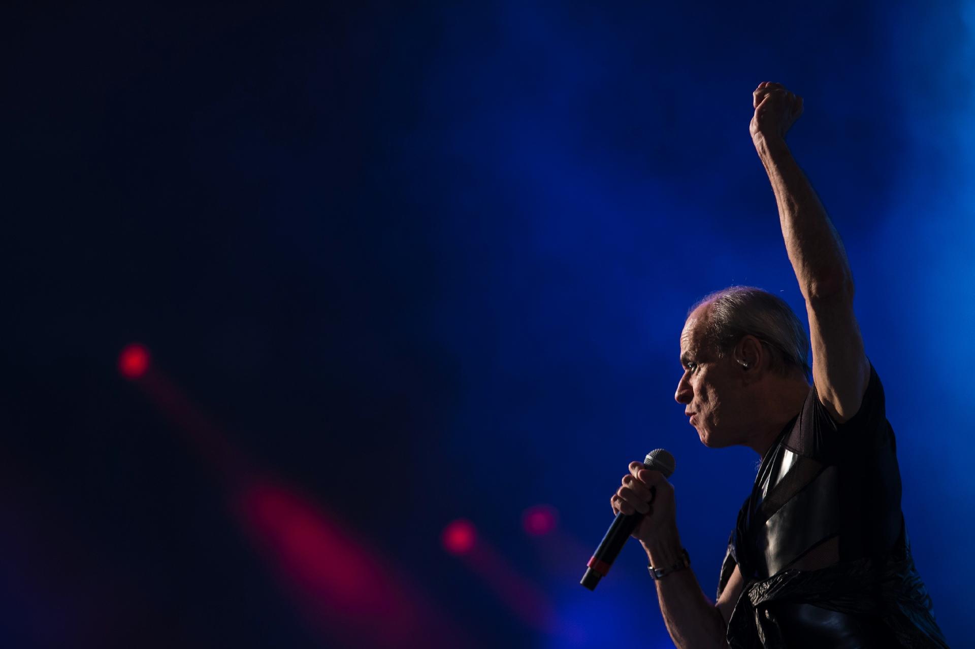 Ney Matogrosso se apresenta com a banda Nação Zumbi no Palco Sunset do Rock in Rio 2017 - Bruna Prado/UOL