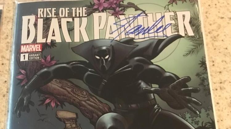 Capa Black Panther com assinatura - Twitter/Reprodução - Twitter/Reprodução