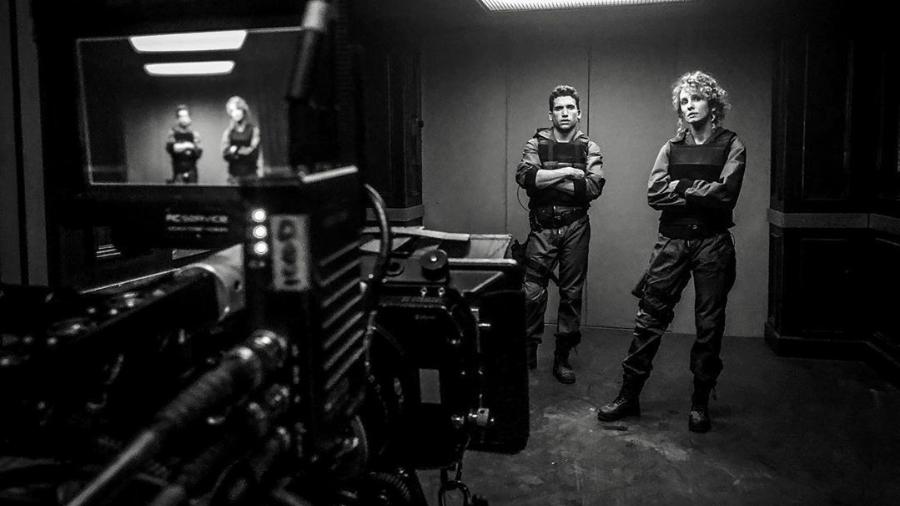 Jaime Lorente e Esther Acebo nos bastidores de La Casa de Papel - Reprodução/Instagram
