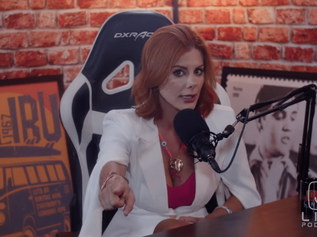 Deborah diz que Rosi foi 'comprada' com 'promessa de levantar a vida'