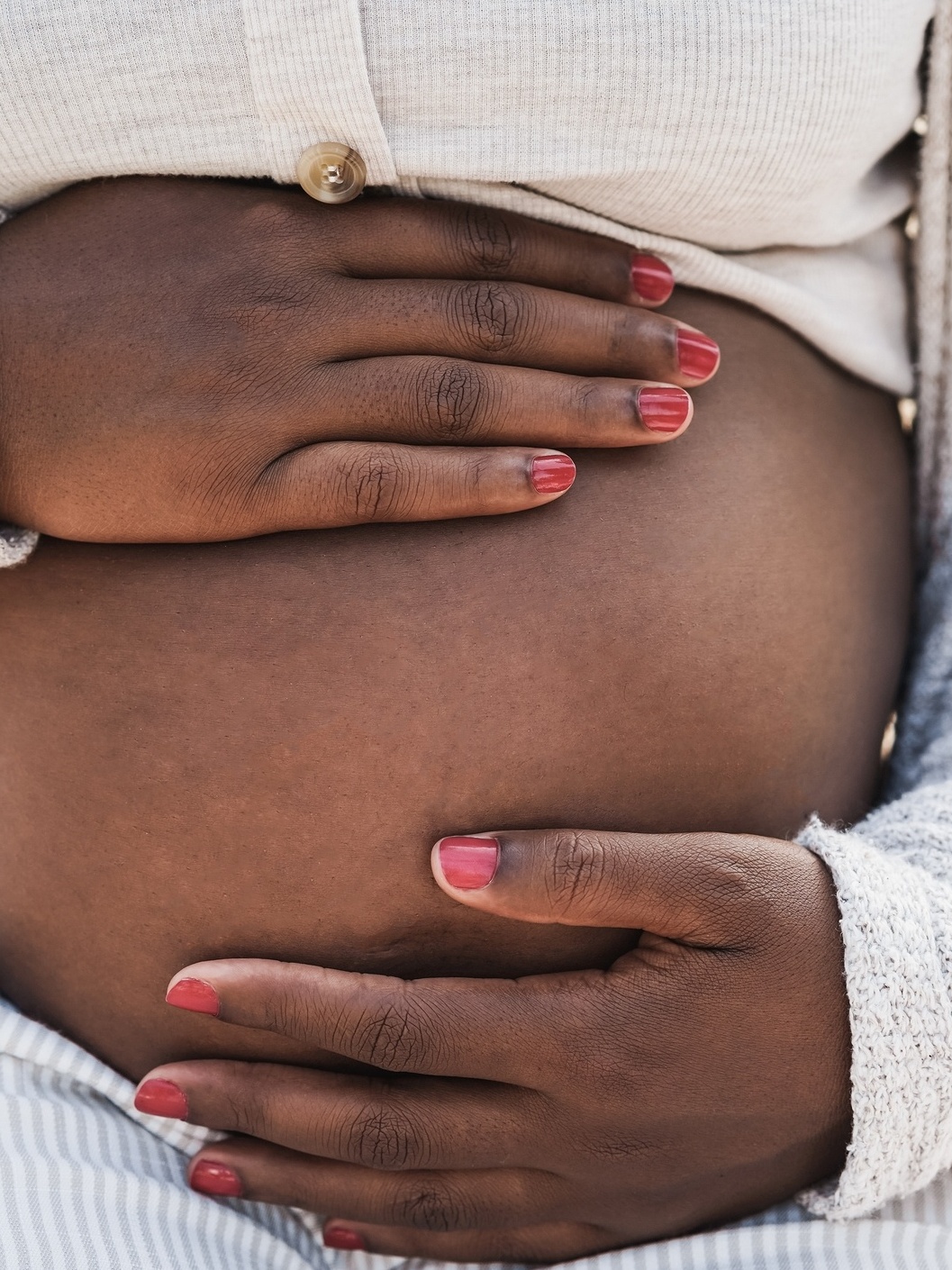 Mortalidade materna de mulher negra no Brasil é 2 vezes a de mulher branca