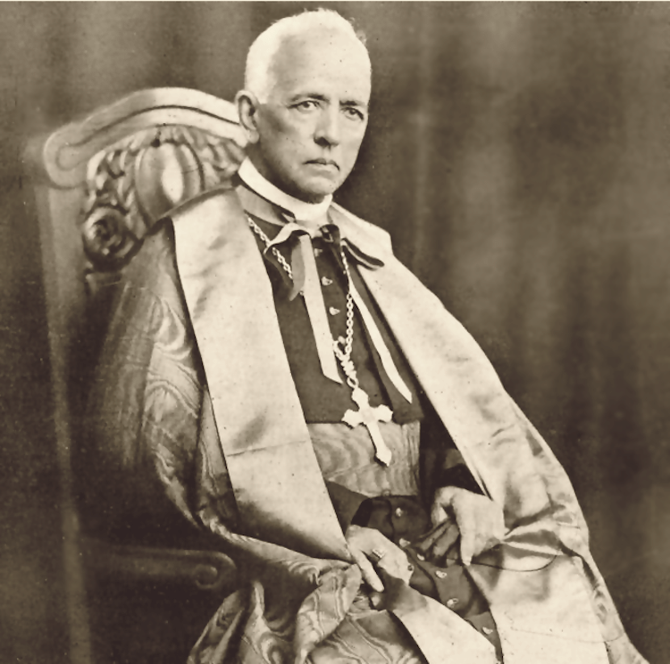 Cardeal Arcoverde, em 1929: Ele votou no conclave que elegeu Bento 15 em 1914, mas não teria conseguido chegar a tempo de votar na eleição de Pio 11 Cardeal Arcoverde, em 1929: Ele votou no conclave que elegeu Bento 15 em 1914, mas não teria conseguido chegar a tempo de votar na eleição de Pio 11