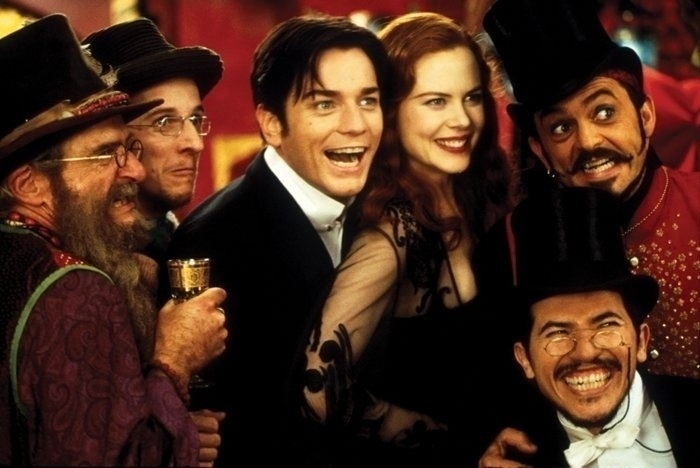 Cena do filme "Moulin Rouge: Amor em Vermelho" (2001), de Baz Luhrmann - Reprodução