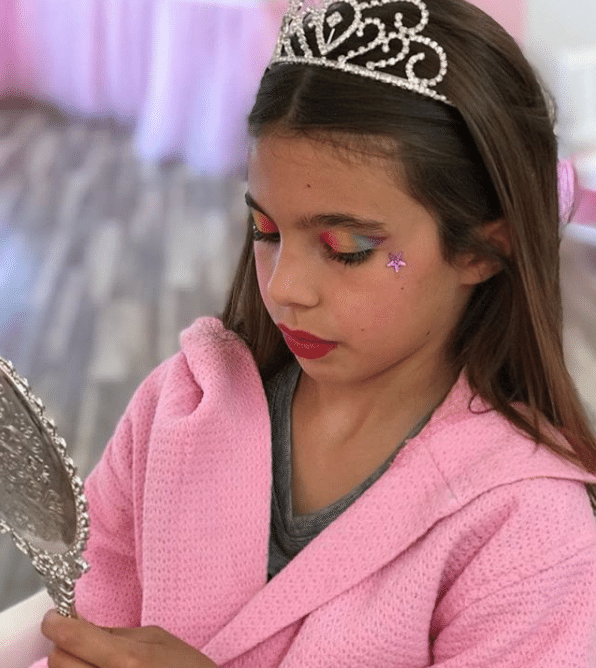 Aniversário de 9 anos de Kyara Belfort, filha de Joana Prado e de Vitor Belfort - Reprodução/Instagram