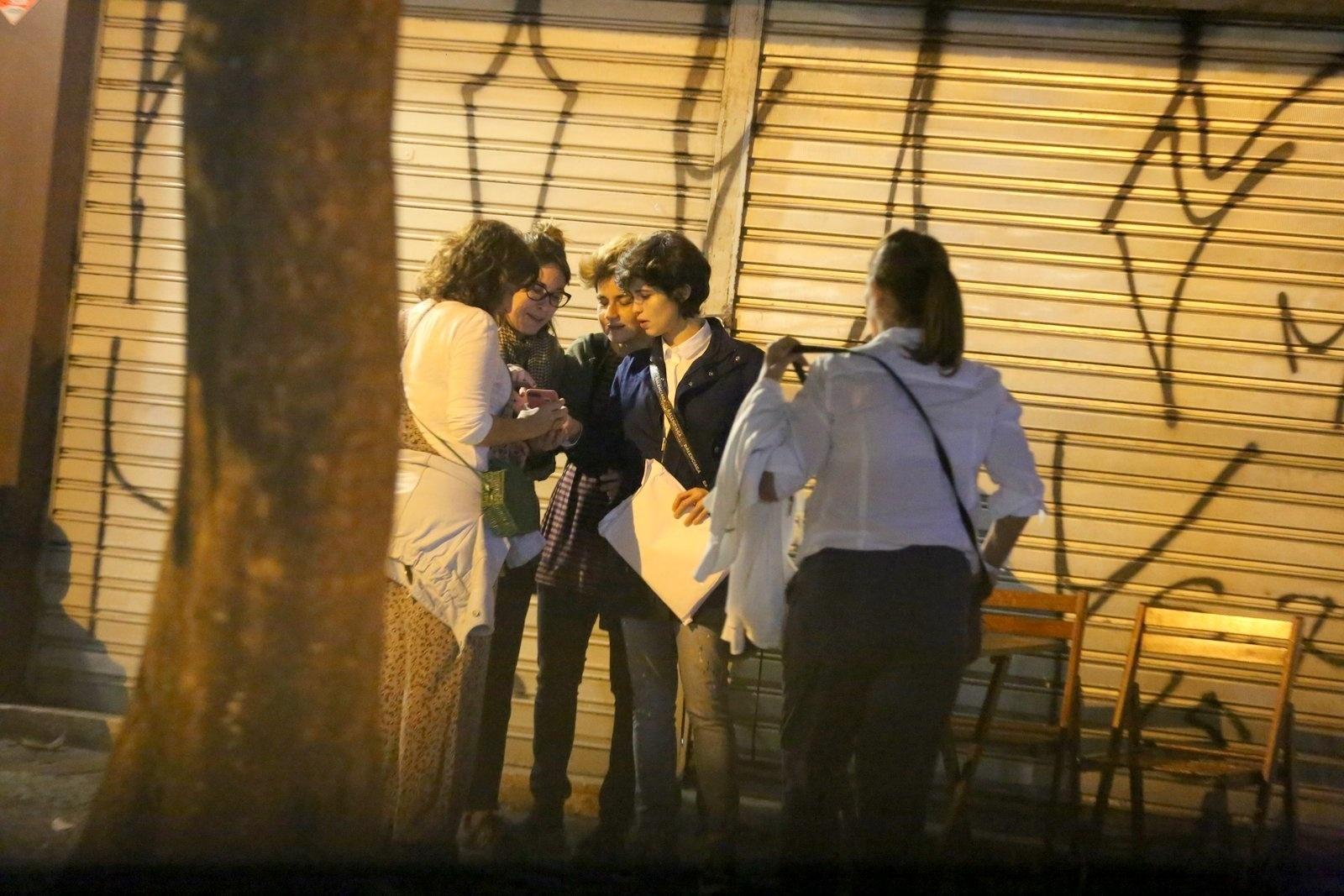 Nanda Costa curte noite de sábado (15) no Rio acompanhada da namorada Lan Lanh e amigos - Thiago Martins/AgNews