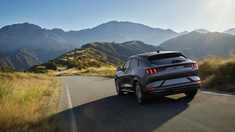 Triple Lanterns: Another Mustang Heritage - Press Release