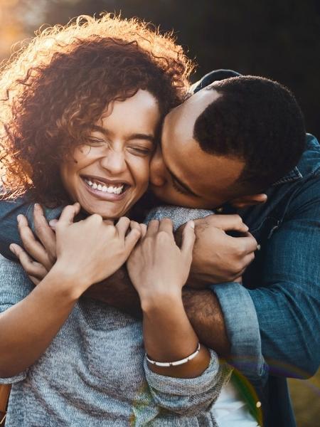 Flores, organização: alguns dos elementos são mais simples do que parecem para manter a harmonia entre o casal - PeopleImages/Getty Images