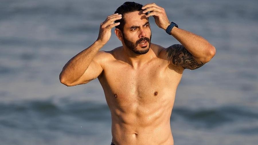 Rodolffo posa de sunga em praia no Rio de Janeiro e recebe elogios de fãs e amigos famosos - Reprodução/Instagram