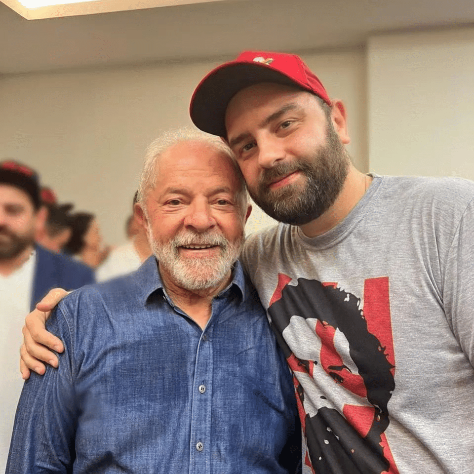 Filho lembra dia em que Lula ensinou Ronaldo a fazer gol