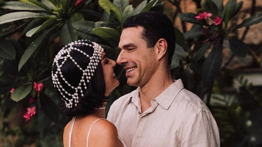 Isis Valverde posta fotos de casamento com Marcus Buaiz