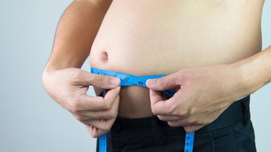 O acúmulo na região do abdômen de gordura mais superficial pode ser um risco perigoso à saúde - iStock