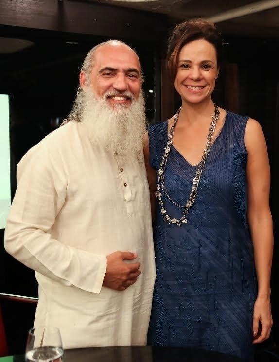 6.dez.2016 -Vanessa Gerbelli prestigia o lançamento do livro de Sri Prem Baba - Roberto Filho /Brazil News