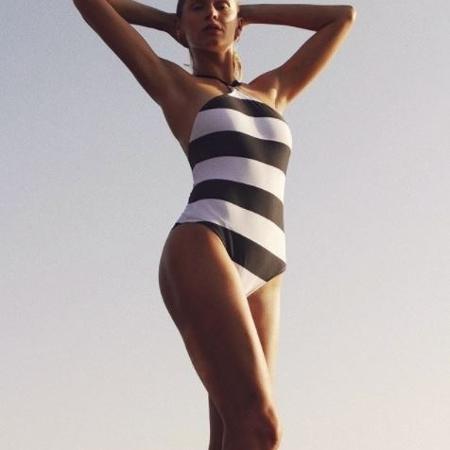 Celina Locks desfila sua moda praia na Europa - Reprodução/Instagram