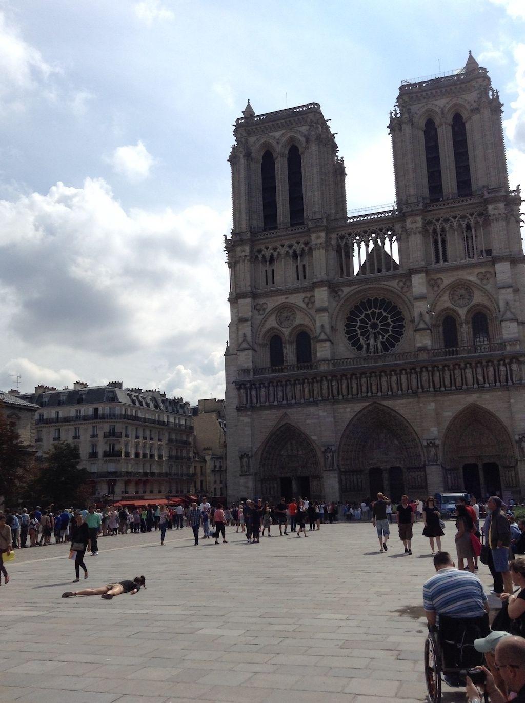 "STEFDIES" na Catedral de Notredame - Divulgação