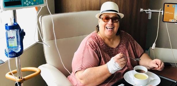 Posou de cara limpa | Mamma Bruschetta passa por cirurgia para retirar tumor