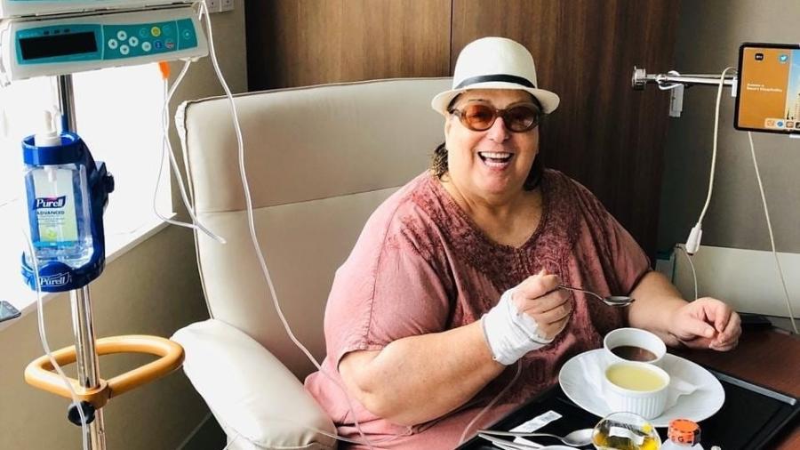 Mamma Bruschetta, em foto após a primeira cirurgia para retirada de tumor no esôfago - Reprodução/Instagram/mammabruschetta