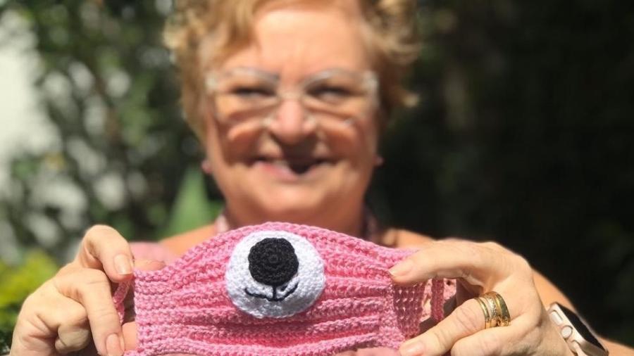 A comerciante Rita Vloet Rocha ensina em lives a fazer máscaras de crochê para crianças - Arquivo Pessoal