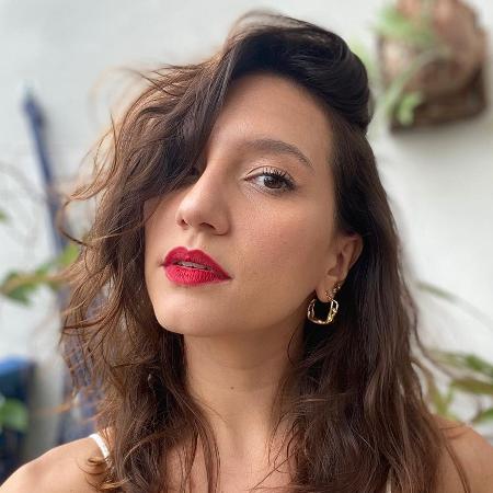 Lorena Comparato descobriu o câncer ao perceber que um sinal de nascença em seu colo estava sangrando - Reprodução/Instagram