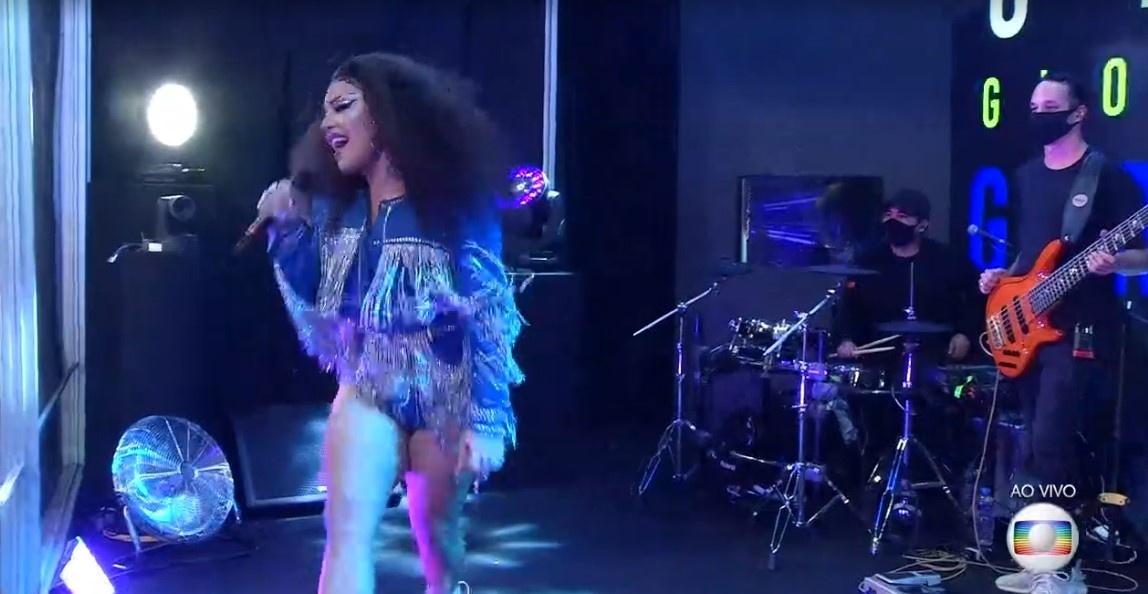 BBB 21: Glória Groove chega na festa - Reprodução/ Globoplay