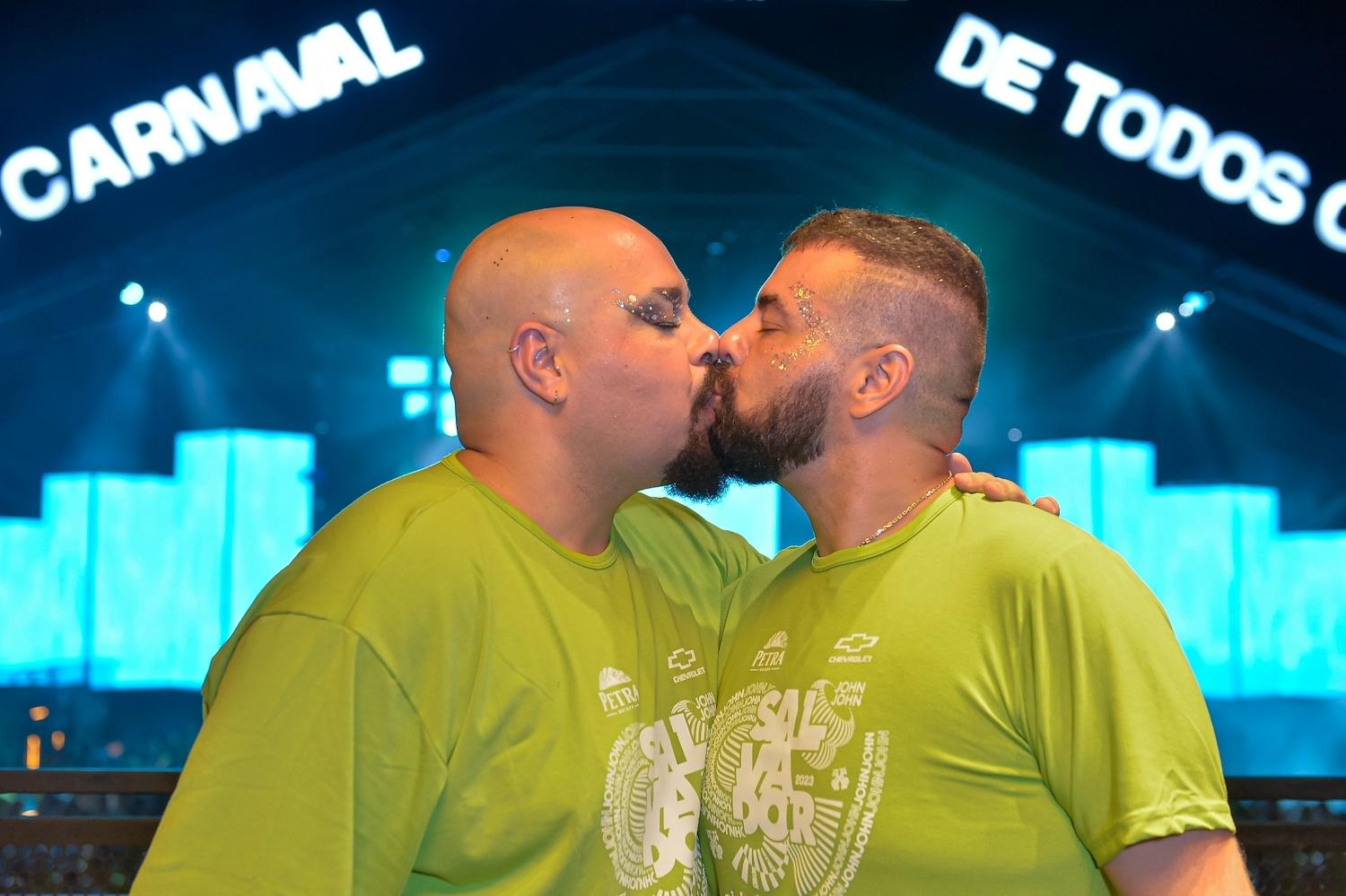 Tiago Abravanel e o marido Fernando curtiram a folia de Salvador - Caio Duran e Thiago Duran / BrazilNews