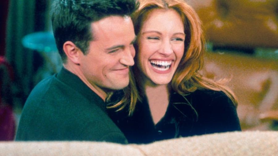 Matthew Perry e Julia Roberts trabalharam juntos em 'Friends' e chegaram a namorar por alguns meses
