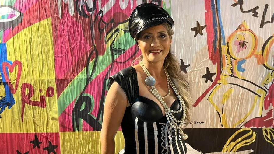 Roberta foi vestida de Madonna e ganhou ingresso VIP para show em Copacabana - Filipe Pavão/UOL