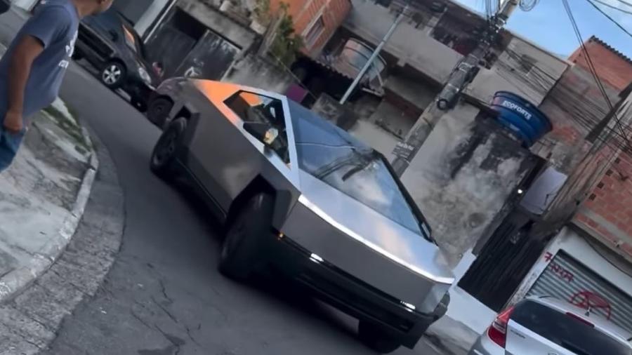 Ates de ser vista com Ludmilla em Miami, Tesla Cybertruck apareceu rodando sem placas na periferia de Cotia (SP) - Reprodução