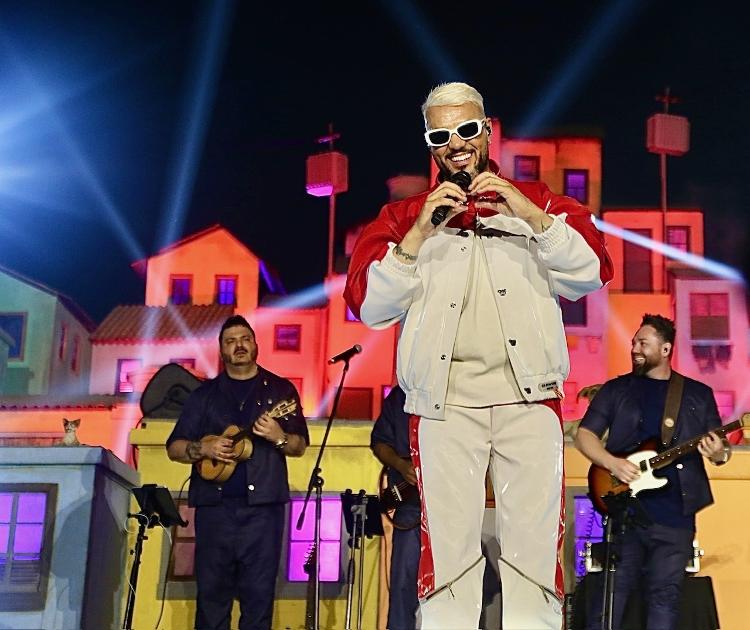 22.set.2024 - Belo se apresenta no palco Favela na última noite de Rock in Rio