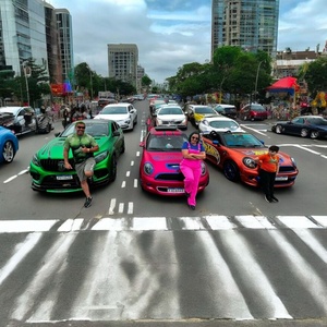 Família vira sucesso com 'Hot Wheels reais' e atrai a própria Mattel