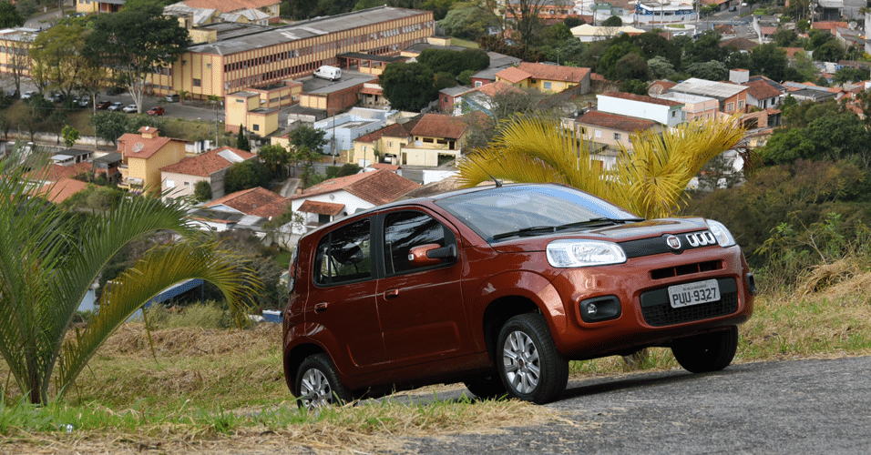 Fiat Uno Evolution - Murilo Góes/UOL