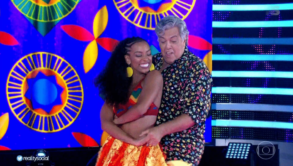 11.set.2016 - Caracterizados e acompanhados por bailarinas profissionais, os homens dançaram neste fim de semana o ritmo do forró - Reprodução/TV Globo