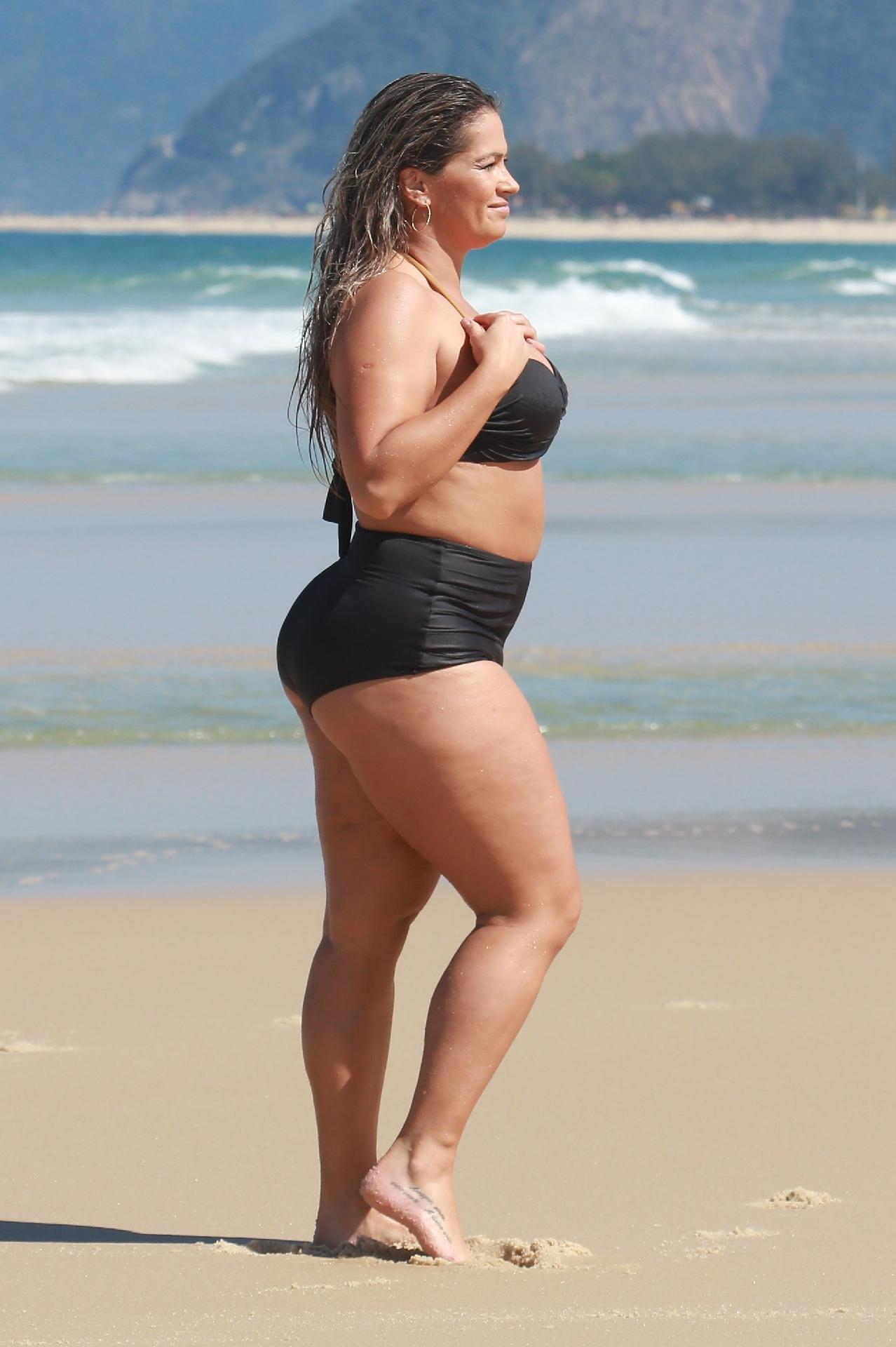 A ex-BBB, que agora está satisfeita com suas curvas, disse que aprendeu que precisava mais do que o esforço físico para emagrecer - Dilson Silva/Ag.News