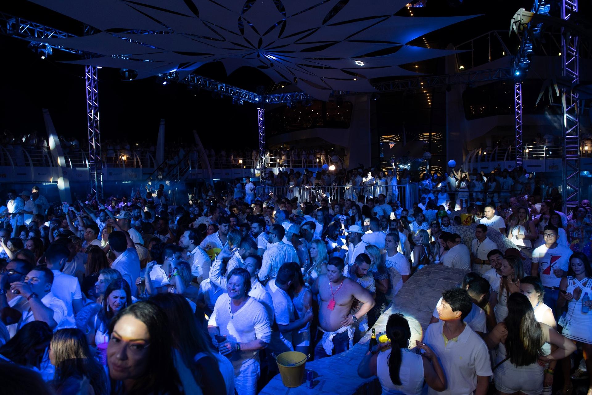 Bell Marques se apresentou no sábado no cruzeiro de Wesley Safadão, o "WS On Board" - Flávio Moraes/UOL