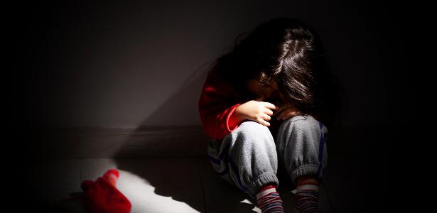 Está grávida de 8 meses | Menina de 10 anos é estuprada por irmão de 15 na Argentina