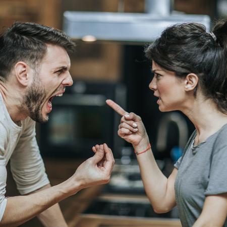 Por que às vezes é necessário cortar relações com familiares!