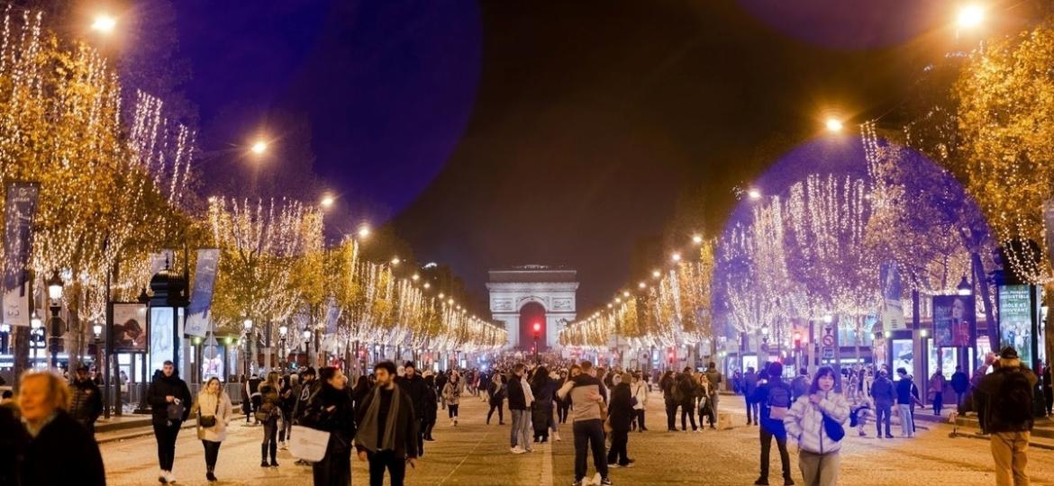 Paris já está decorada para as Festas de Natal e Réveillon de 2022