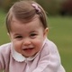 1.mai.2016 - Em comemoração ao primeiro aniversário da princesa Charlotte, Kate e William divulgaram novas fotos de sua filha mais nova, que nasceu em 2 de maio de 2015 - Reprodução/Twitter/Kensington Palace