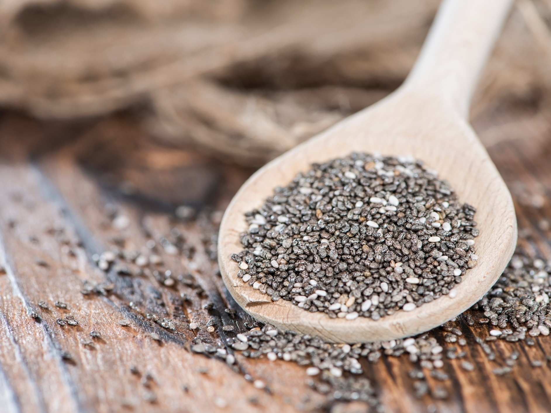 Chia emagrece? 10 benefícios da semente e como consumir