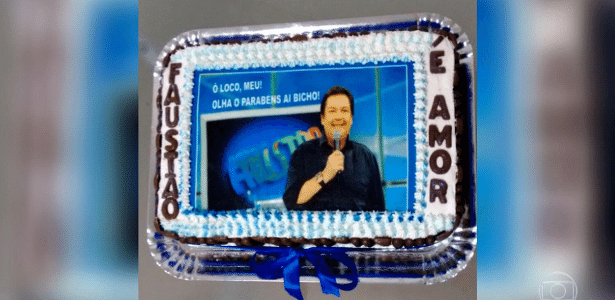 Estudante faz festa com tema Faustão, e apresentador aparece de surpresa